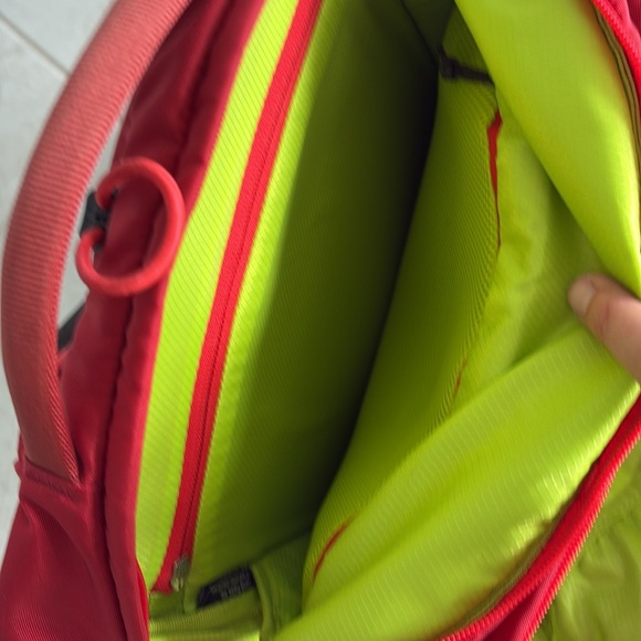 Osprey Radial 26L stand up backpack - Picture 10 of 12